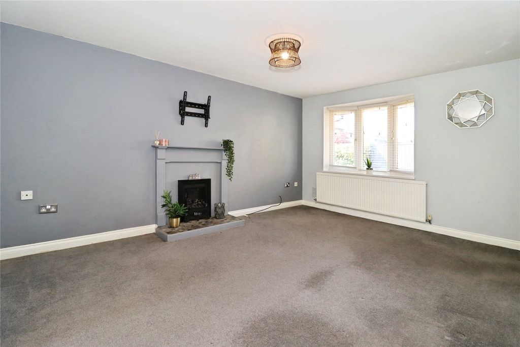 Property photo 2 of 25 Lounge