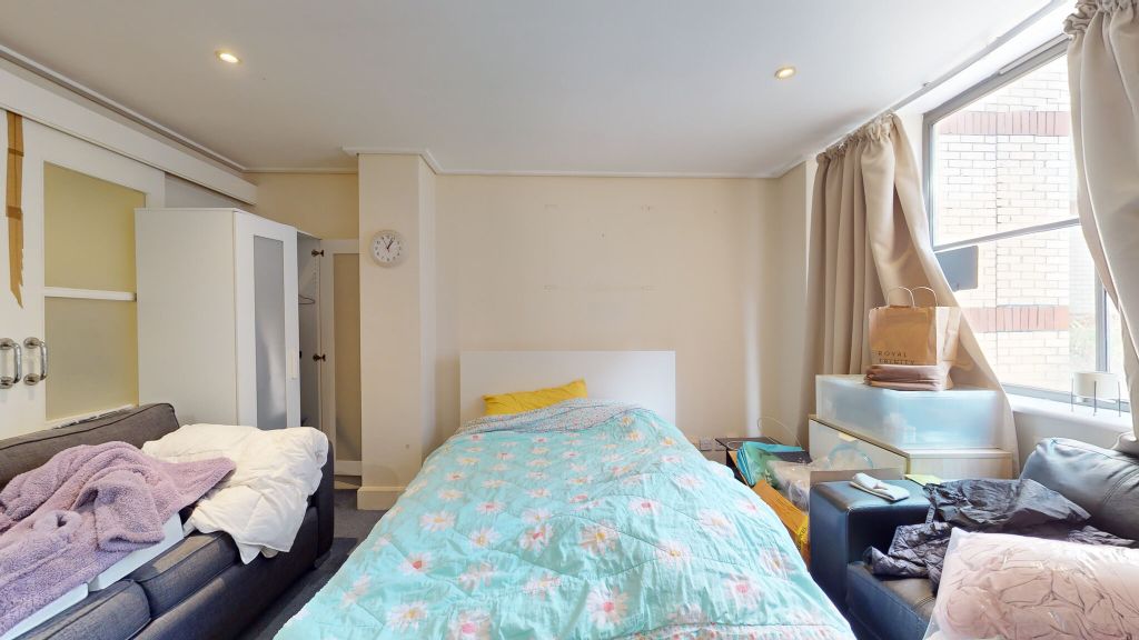 Property photo 1 of 27