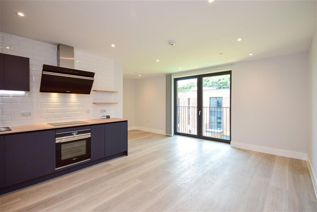 Property photo 2 of 11 Kitchen