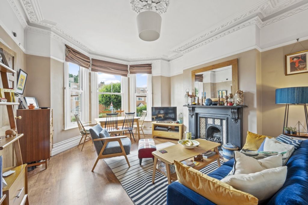 Property photo 2 of 8