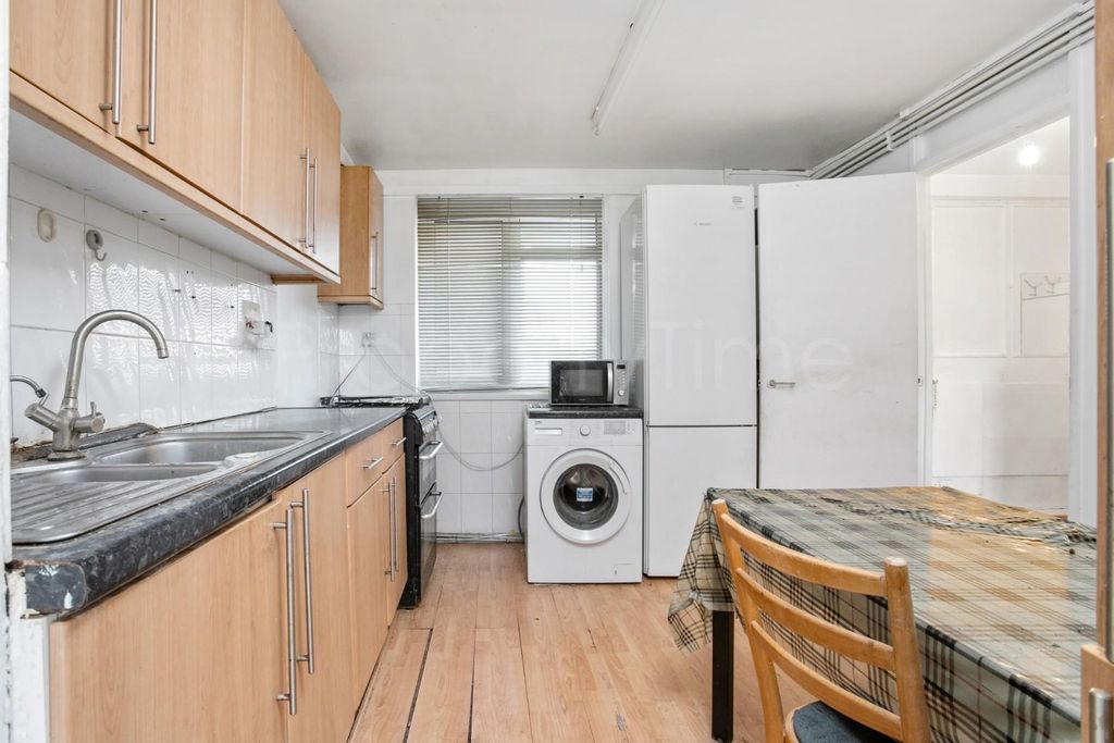 Property photo 3 of 12 1310202514_Ptime_Flat 51 Docura House 55 Corker Wa