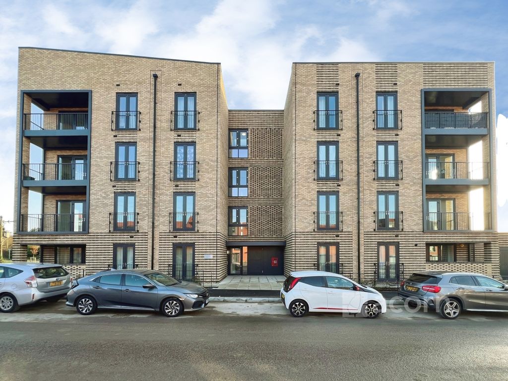 Property photo 1 of 8 External