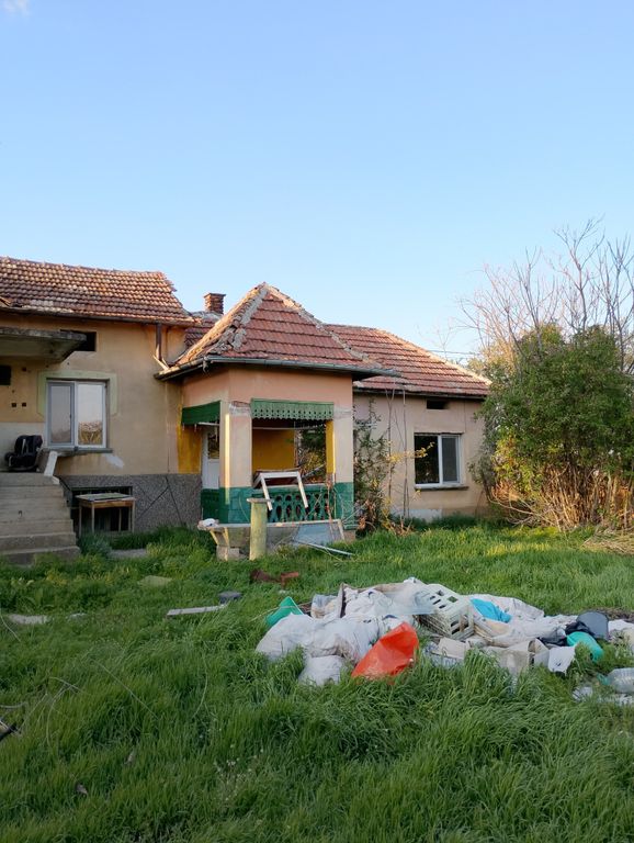 Property photo 1 of 6