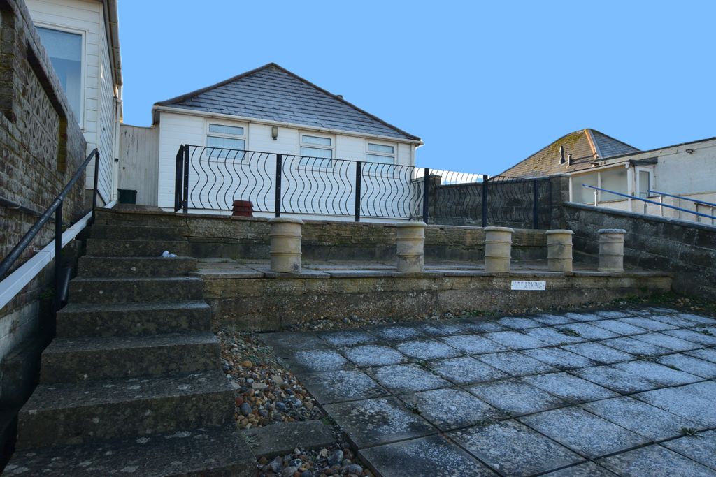 Property photo 2 of 25 Front Elevation