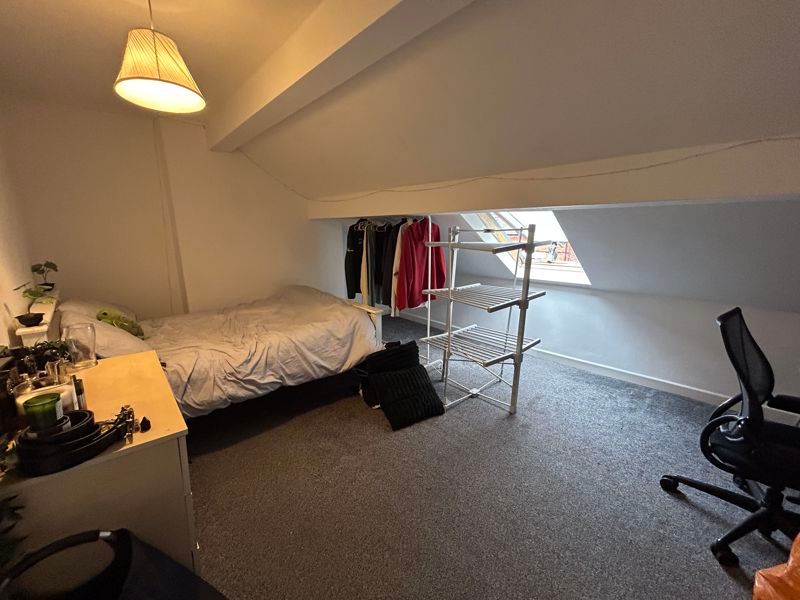 Property photo 3 of 7 Photo 6