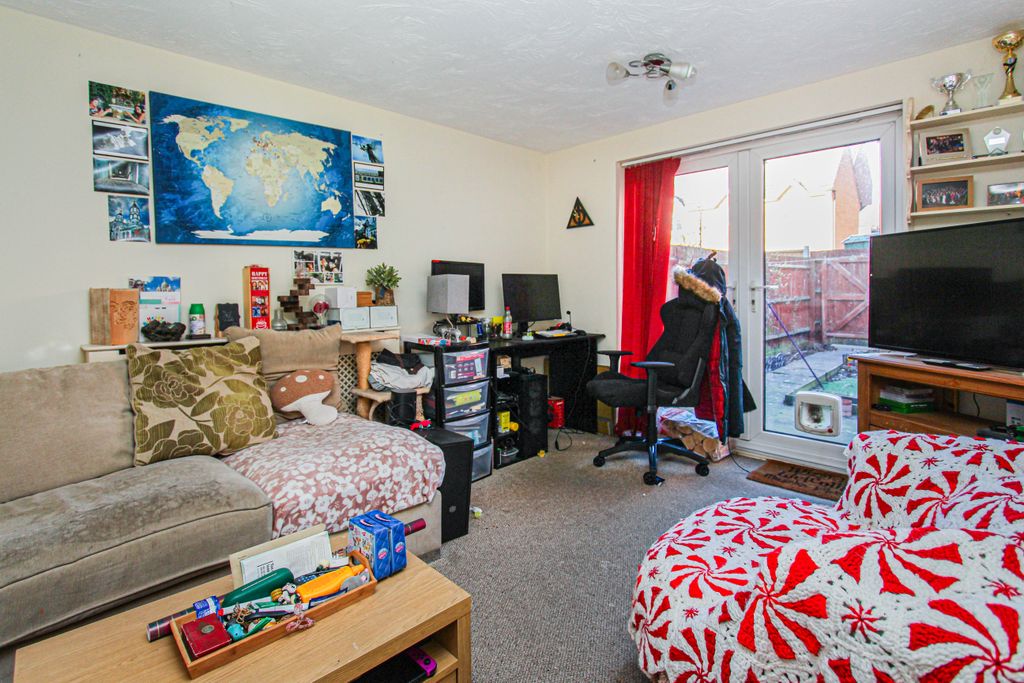 Property photo 2 of 7 Lounge