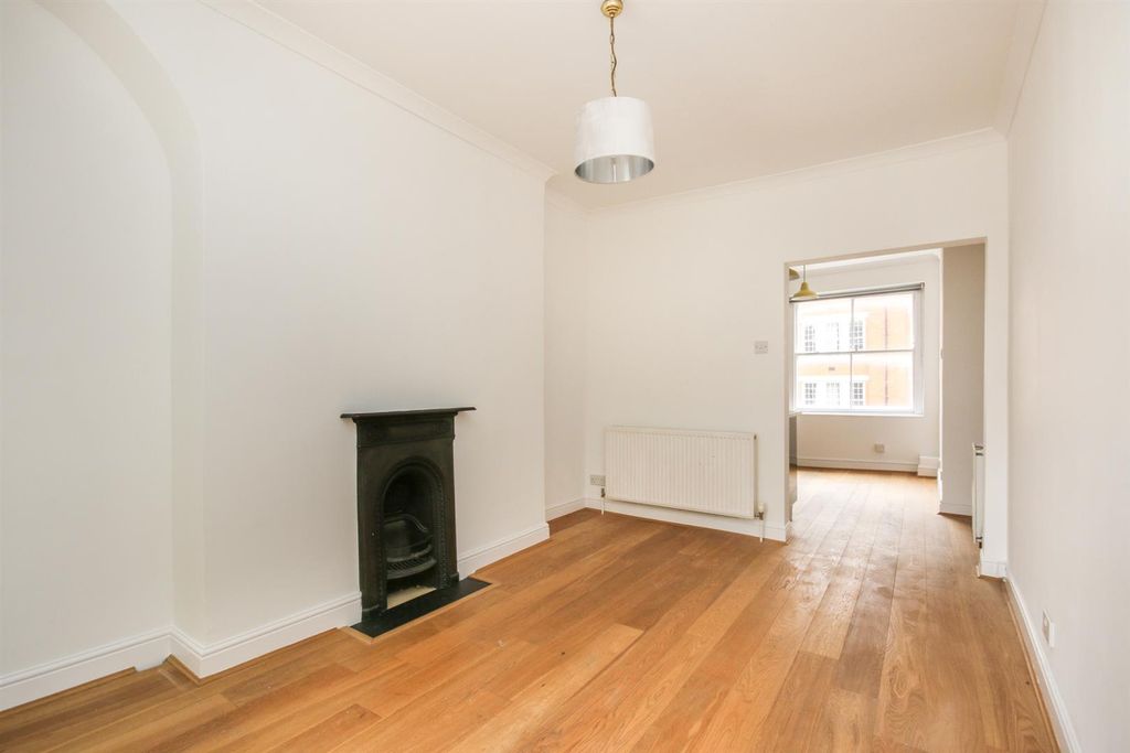 Property photo 3 of 11 3