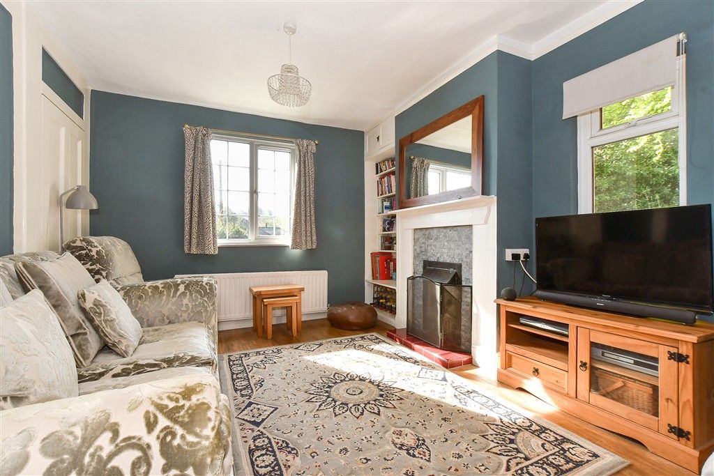 Property photo 2 of 11 Lounge