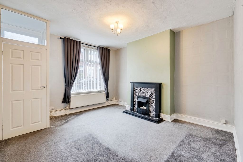 Property photo 2 of 20 Pbox-Img.Jpg