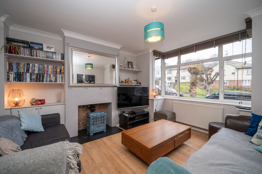 Property photo 2 of 18