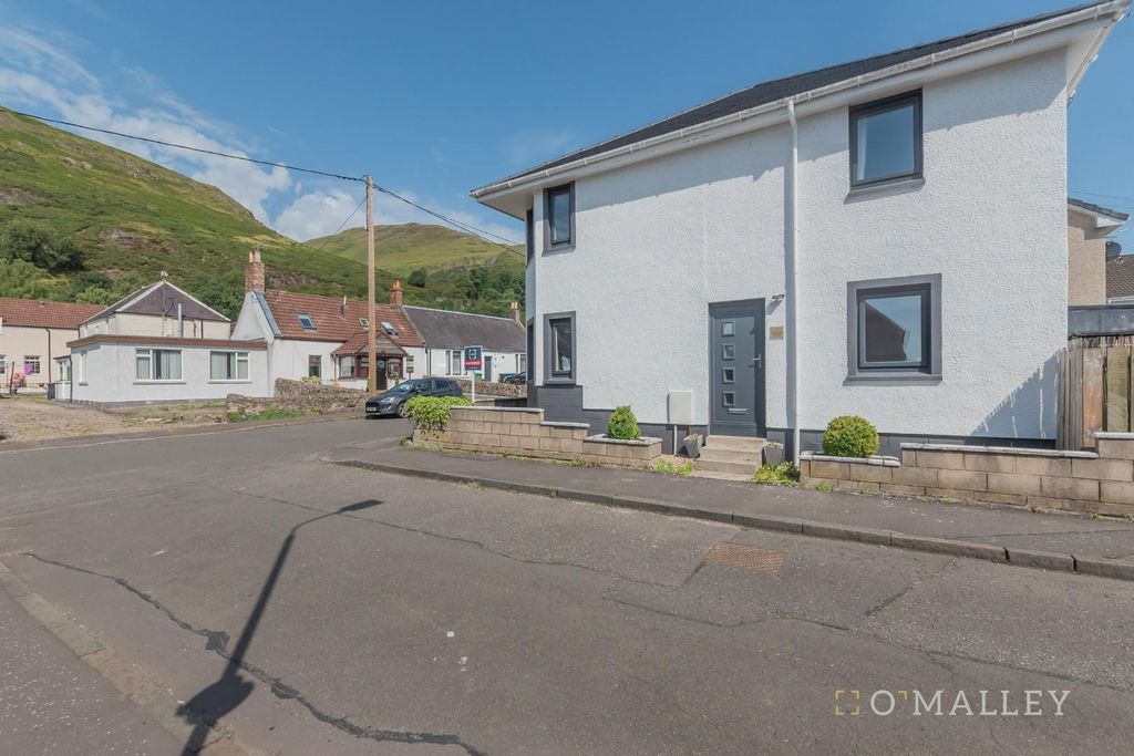 Property photo 1 of 11 External Front