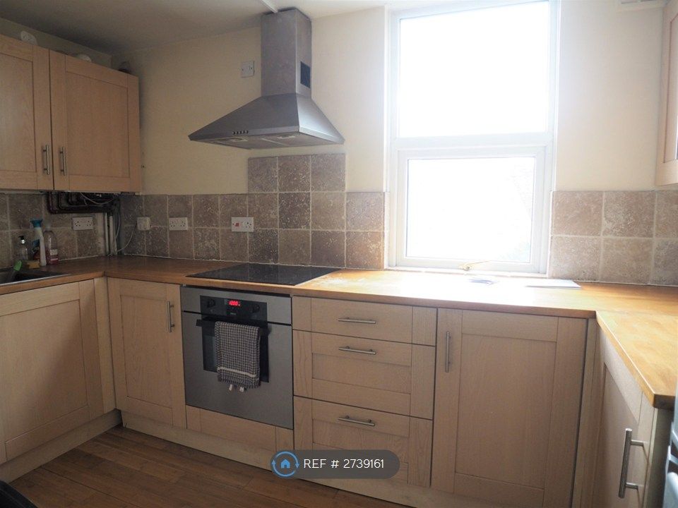 Property photo 3 of 7 Kitchen