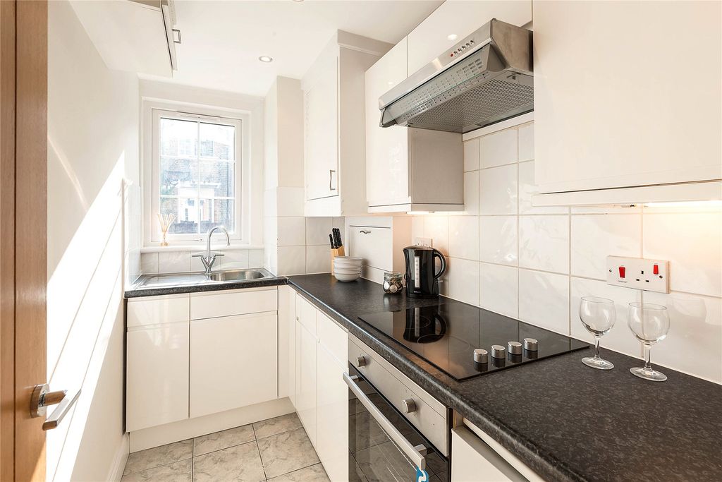 Property photo 2 of 11 Awinship-2179-05-Hig