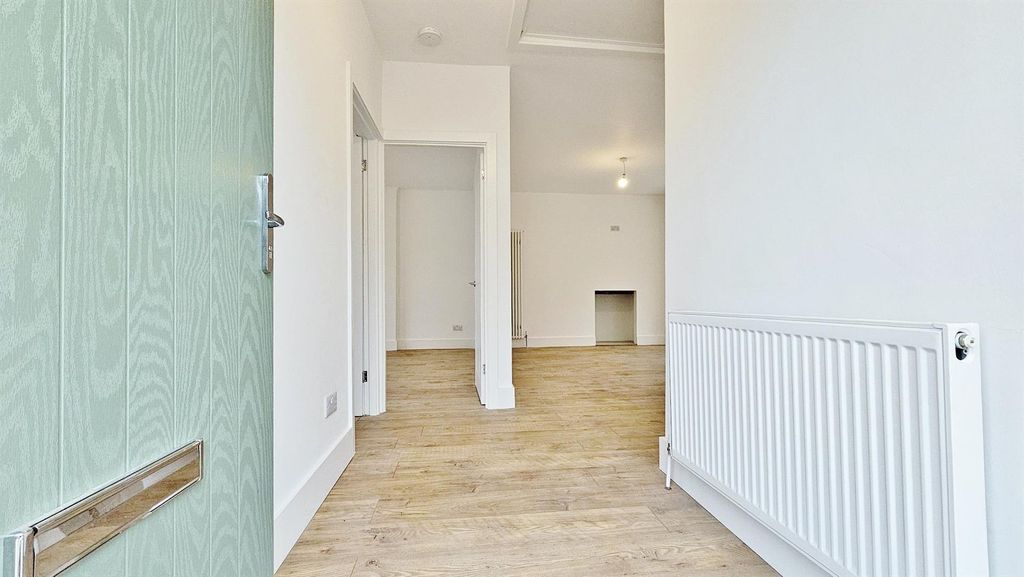 Property photo 2 of 14 Entrance Hallway