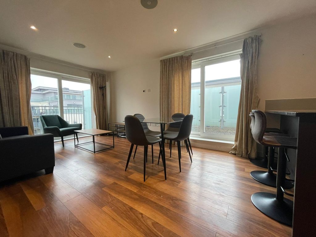 Property photo 1 of 13 Three Bedroom Penthouse Apartment