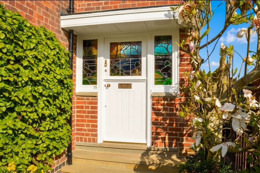 Property photo 2 of 26