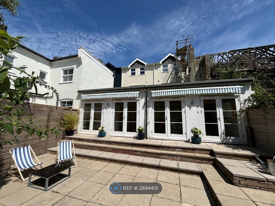 Property photo 3 of 18