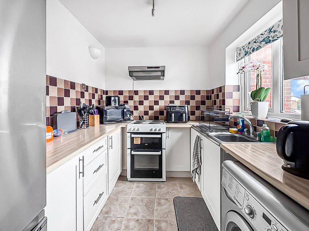 Property photo 2 of 8