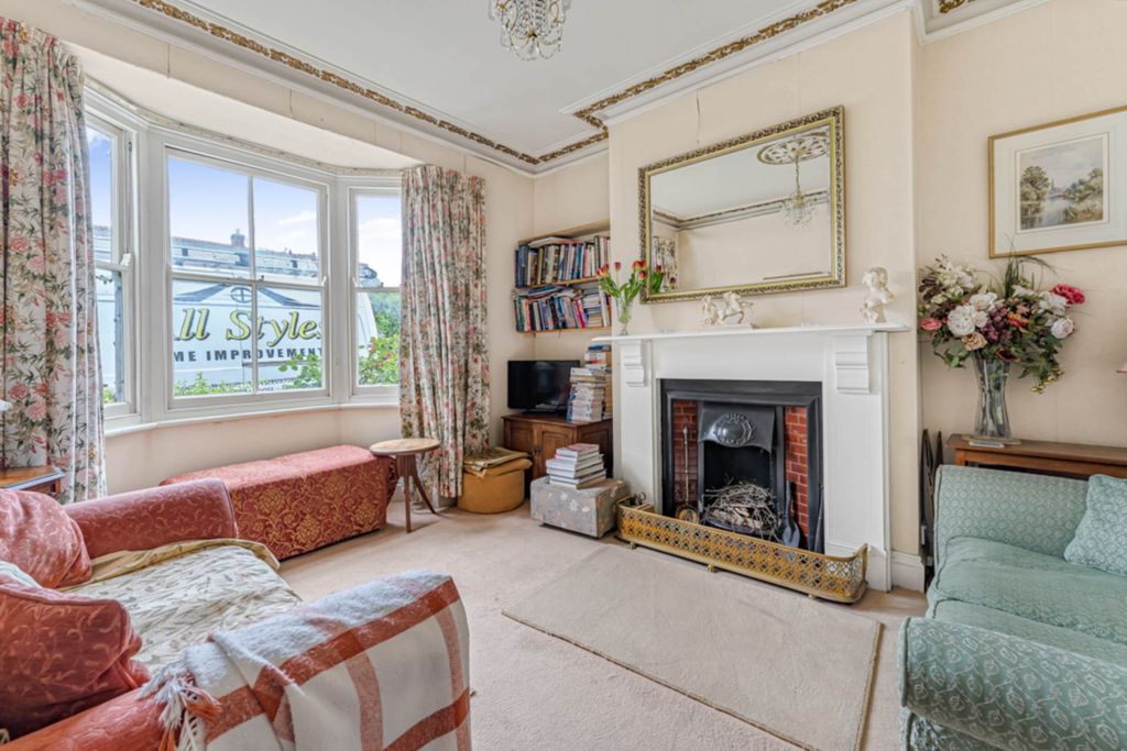 Property photo 3 of 14