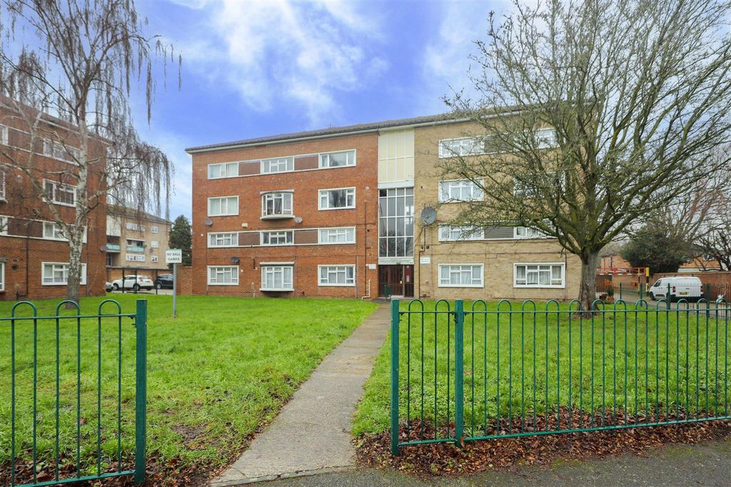 Property photo 1 of 12 External