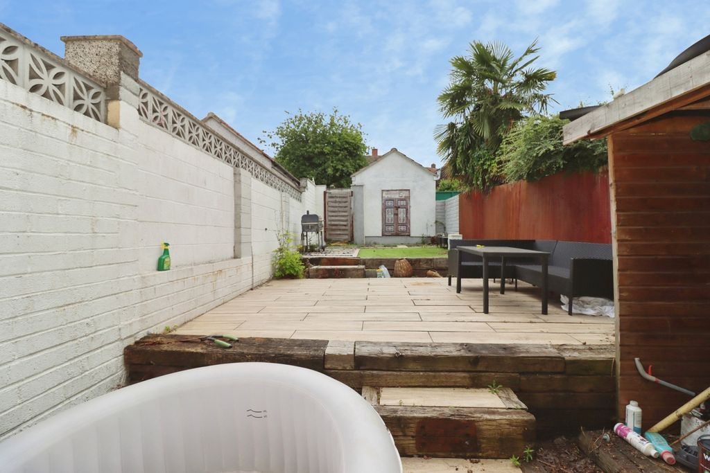 Property photo 3 of 10 Pbox-Img.Jpg