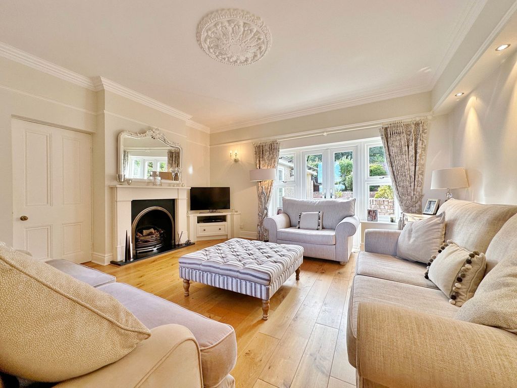 Property photo 2 of 47 Photo 11