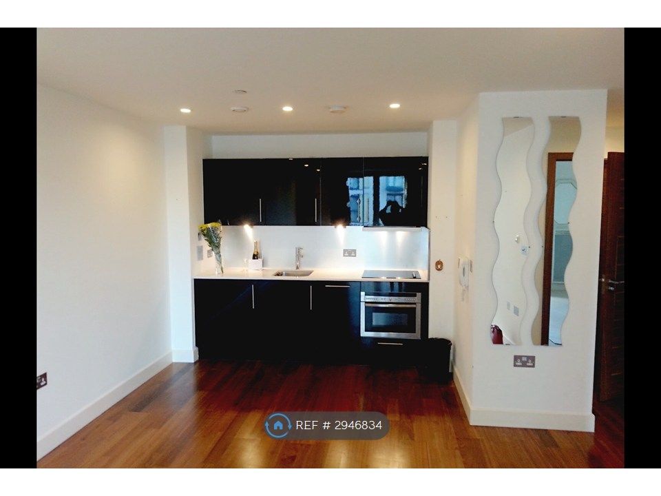 Property photo 2 of 6 Kitchen