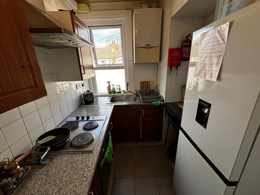 Property photo 3 of 6