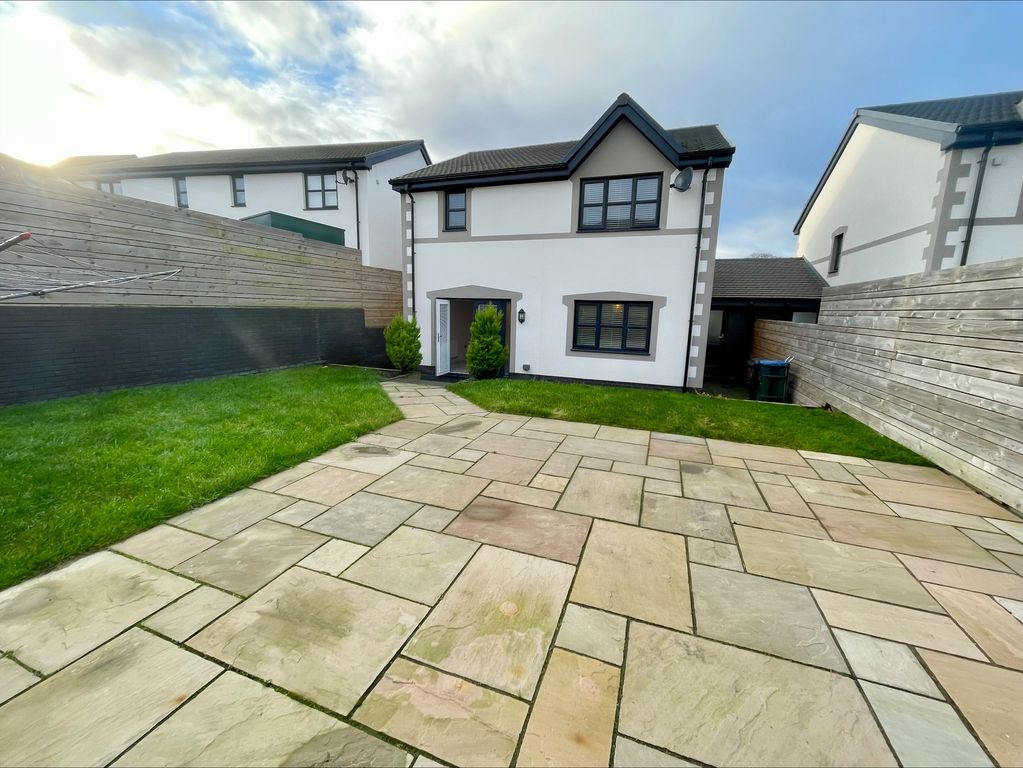 Property photo 2 of 9