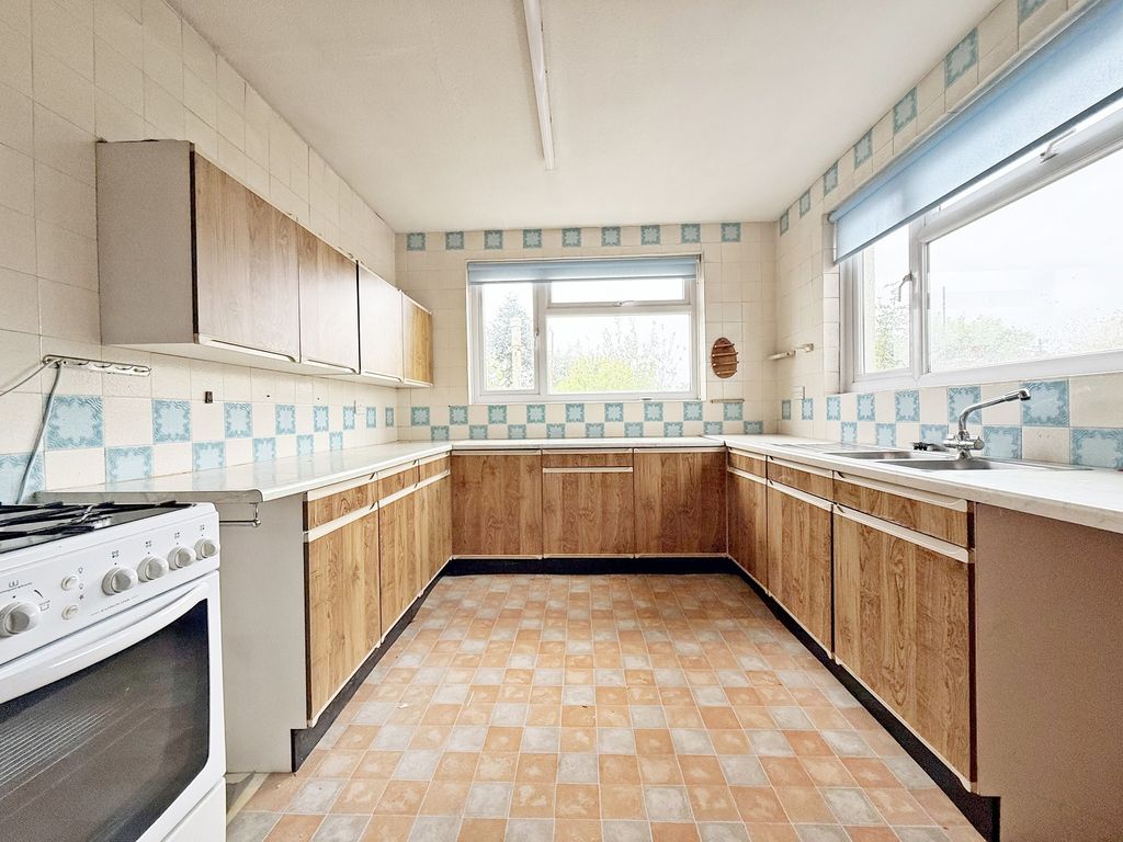 Property photo 2 of 23 Kitchen-Breakfast Room