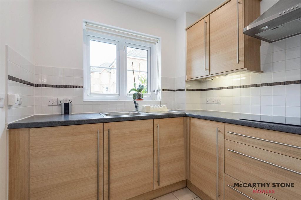 Additional image 17 of 1 bed flat for salePark House, Old Park Road, Hitchin SG5