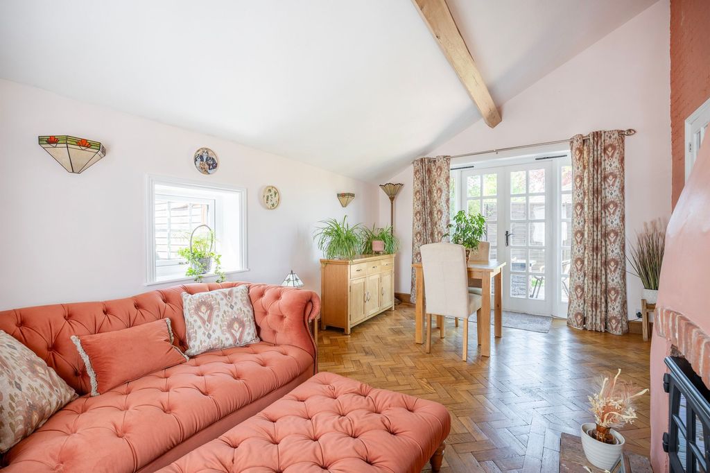 Property photo 2 of 34