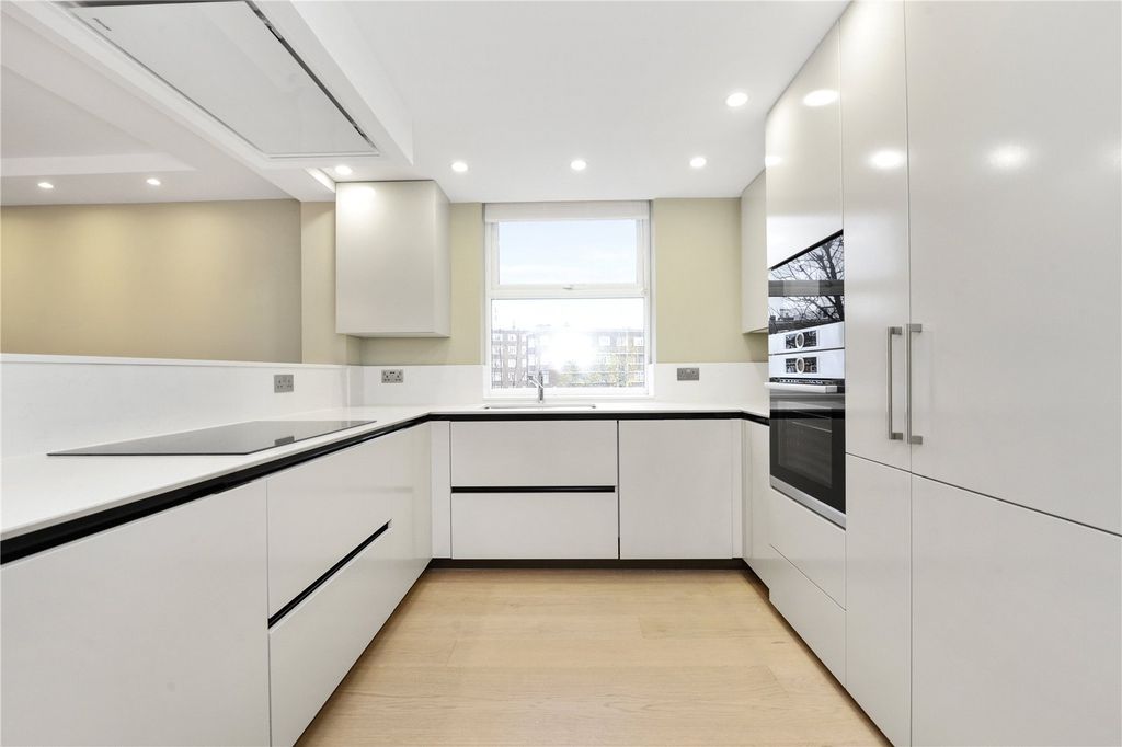 Property photo 3 of 13 Kitchen