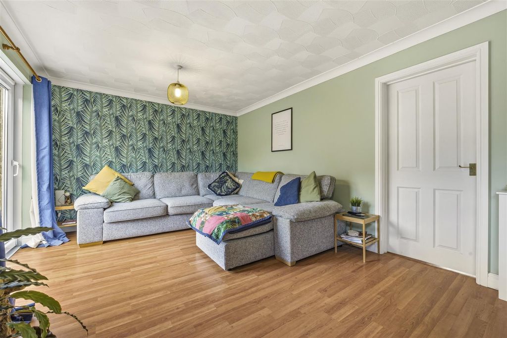 Property photo 3 of 20