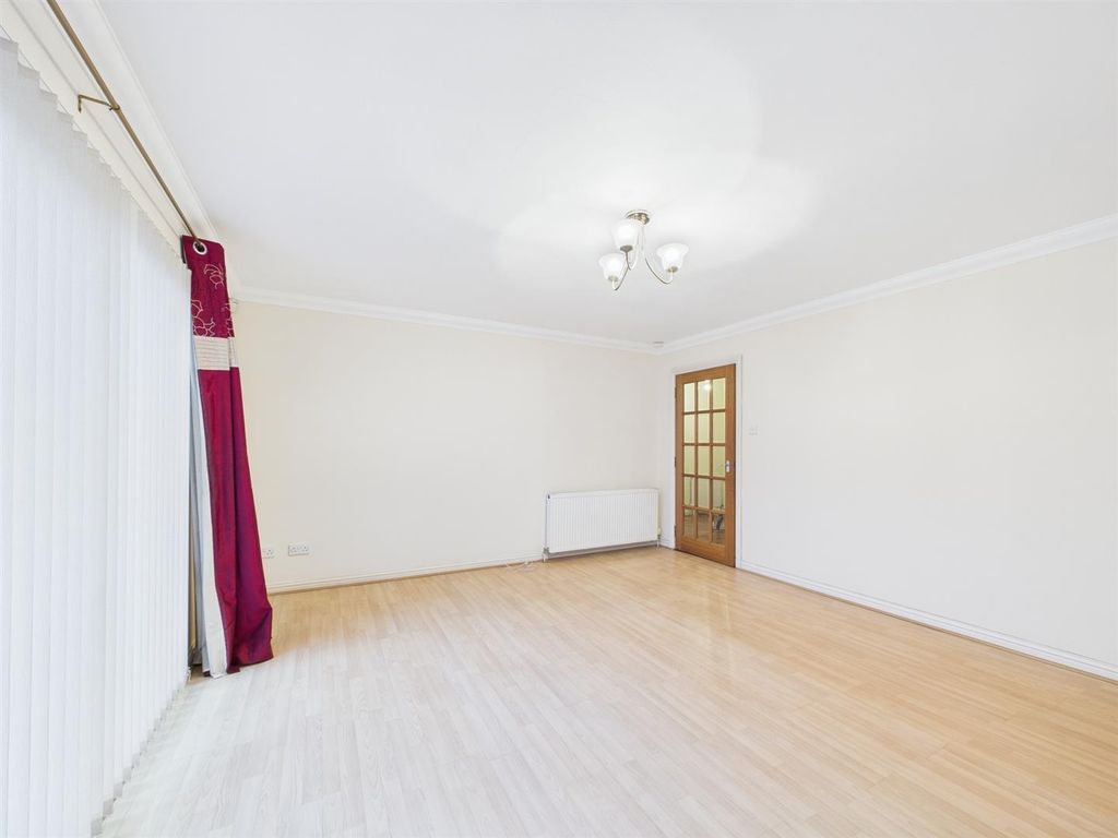 Property photo 3 of 15 Cam01486G0-Pr0953-Still005.Jpg