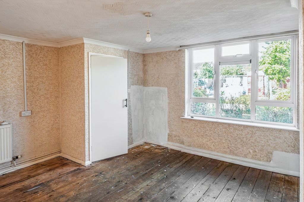 Property photo 2 of 20 72 Braemor Road, Calne, Wiltshire, Sn11 9DX