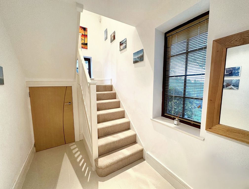 Property photo 3 of 29 3817458