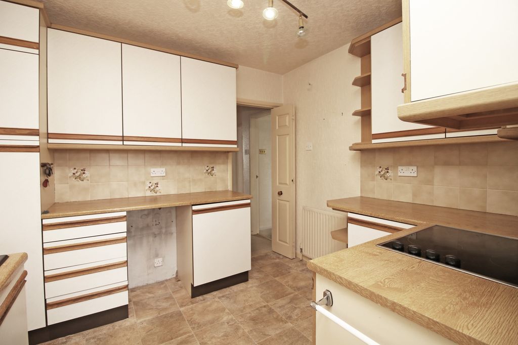 Property photo 3 of 18