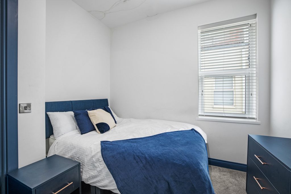 Property photo 1 of 7 0039