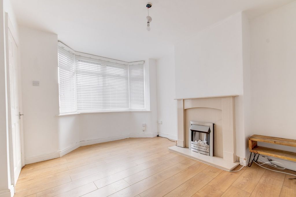 Property photo 3 of 11 Picture No. 06