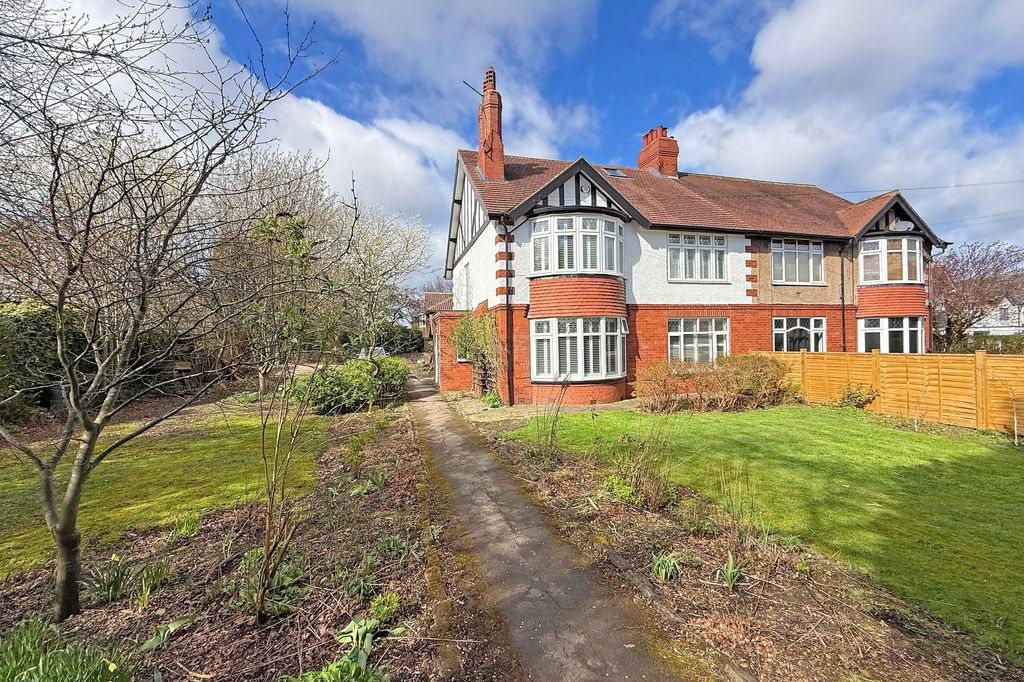 Property photo 1 of 27