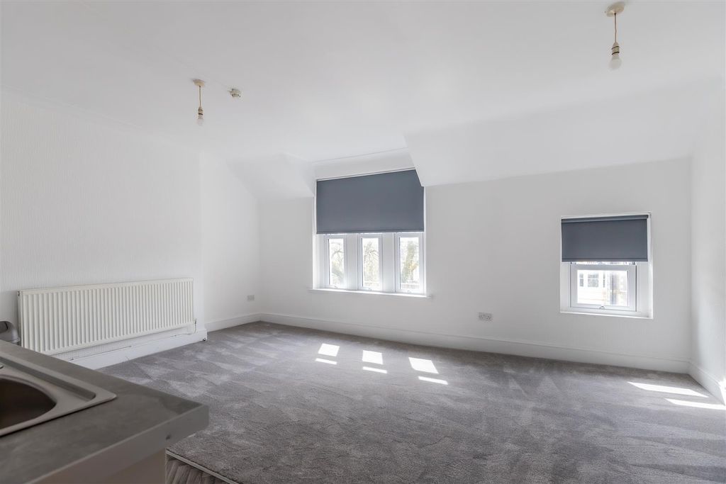 Property photo 2 of 11 184, 5 (6 Of 11).Jpg