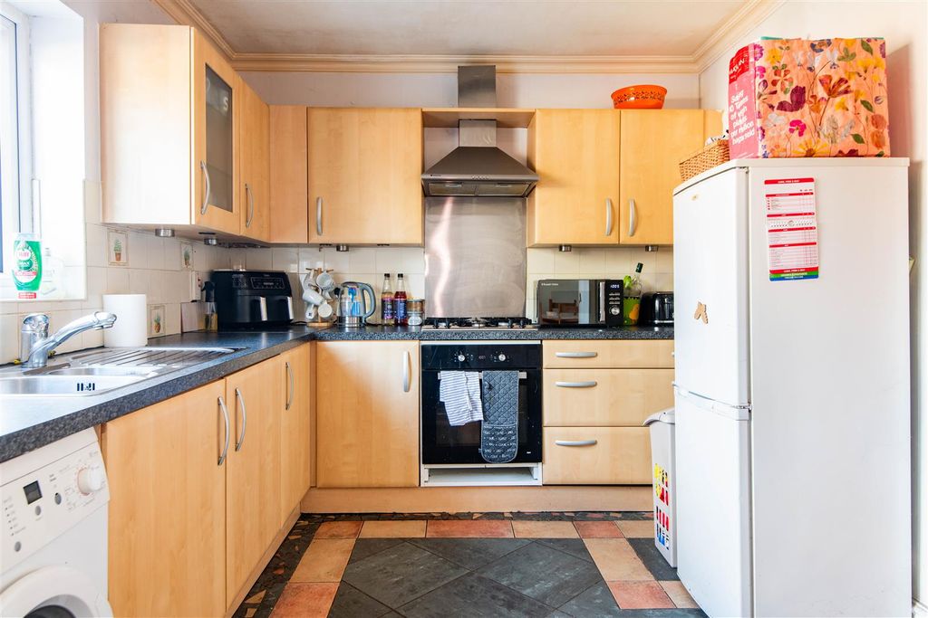 Property photo 3 of 15 Kitchen