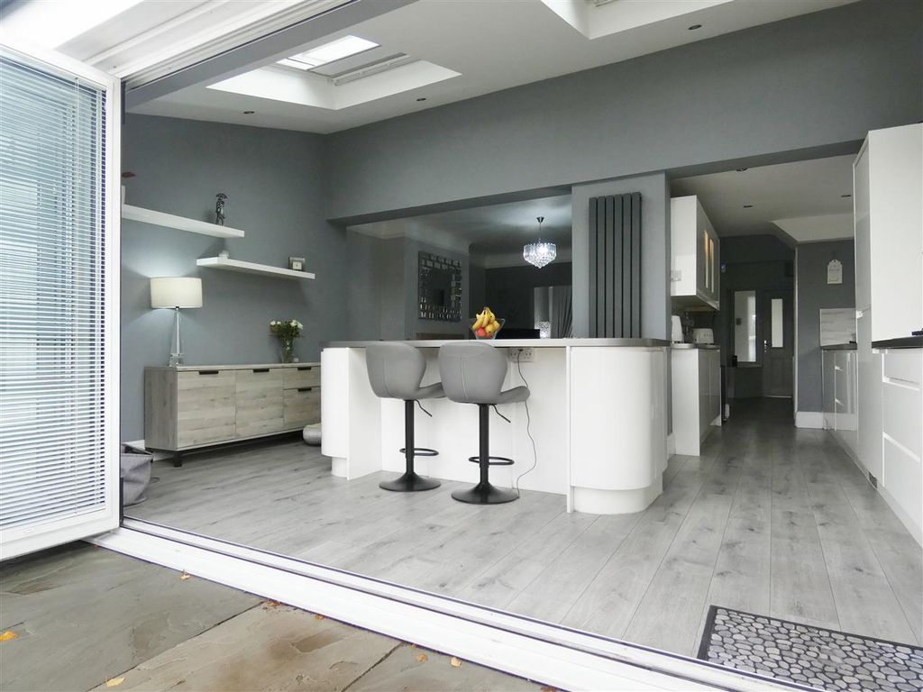 Property photo 2 of 29