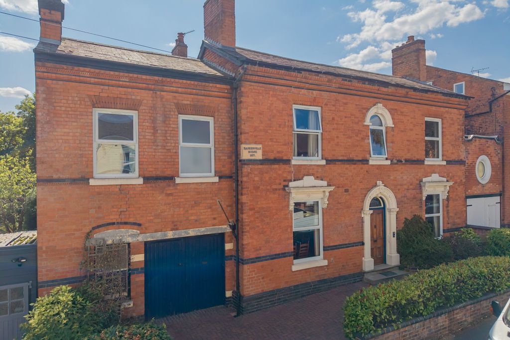 Property photo 1 of 16