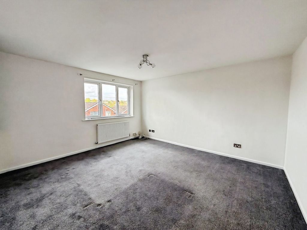 Property photo 2 of 7 Living Room
