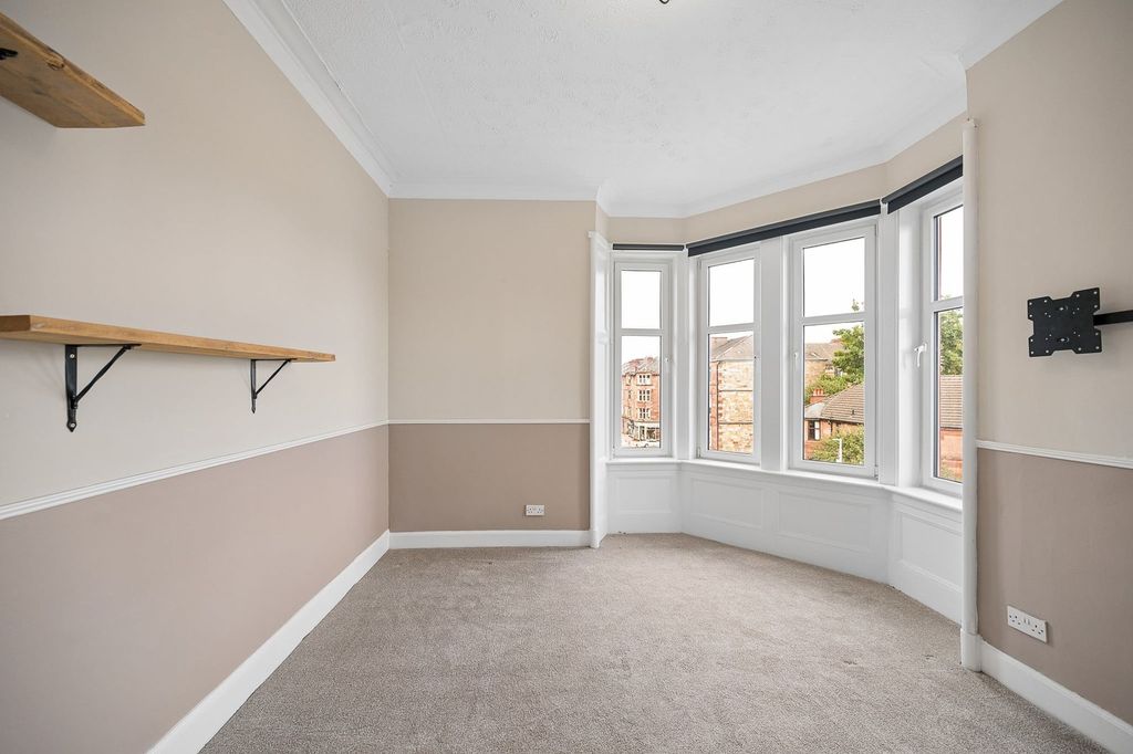 Property photo 3 of 27