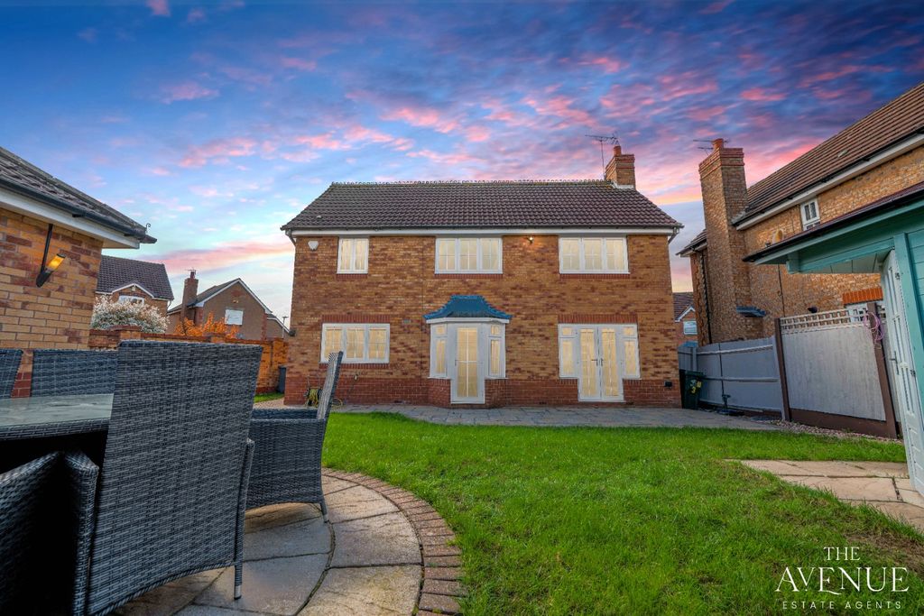 Property photo 1 of 47 5051582