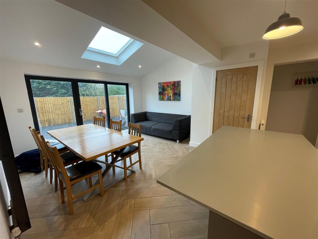 Property photo 3 of 8 3.Jpg