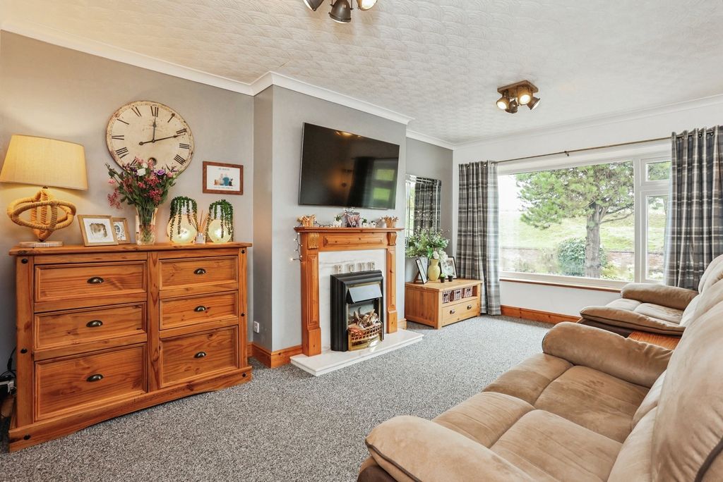 Property photo 3 of 17 Photo